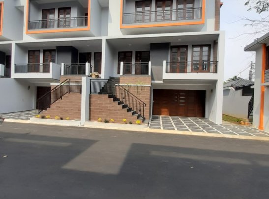 RUMAH MEWAH 3 LANTAI DI CONDET JAKARTA TIMUR RUMAH 3 LANTAI SIAP HUNI DALAM CLUSTER DI CONDET JAKARTA TIMUR Dijual Rumah Condet Jaktim

&nbsp;

Dipasarkan Rumah Baru Kondisi Siap Huni Dalam Cluster One Gate Di Condet Jakarta Timur.

&nbsp;

Luas tanah : Murah Properti